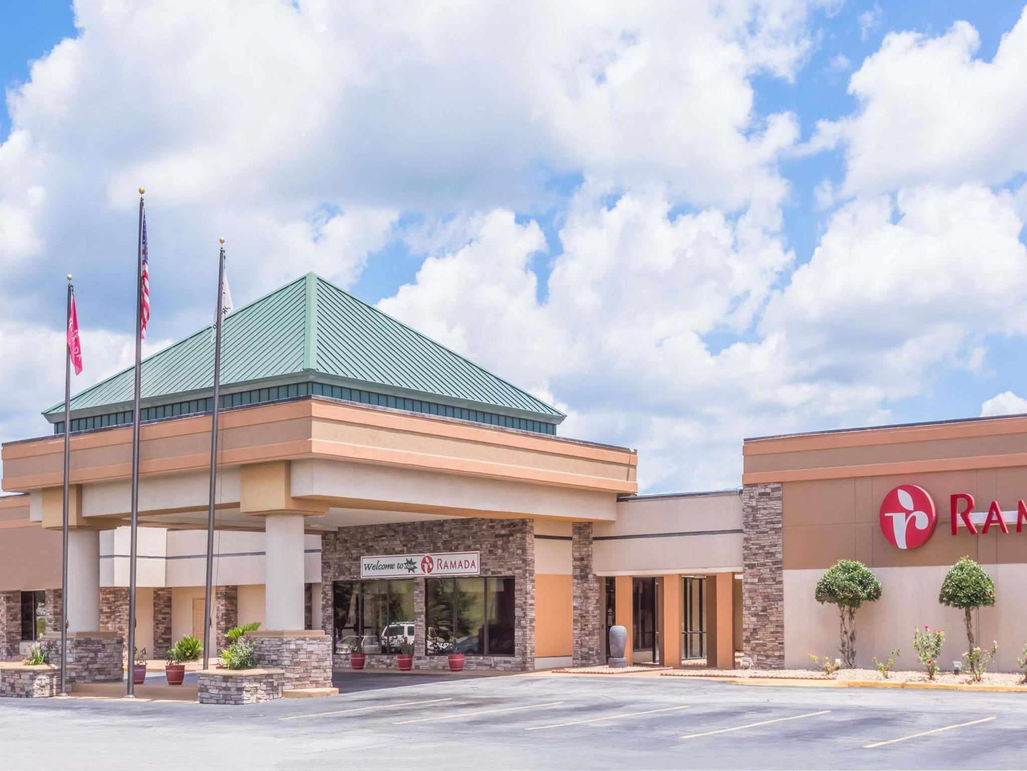 Hotel Ramada By Wyndham Macon Zewnętrze zdjęcie