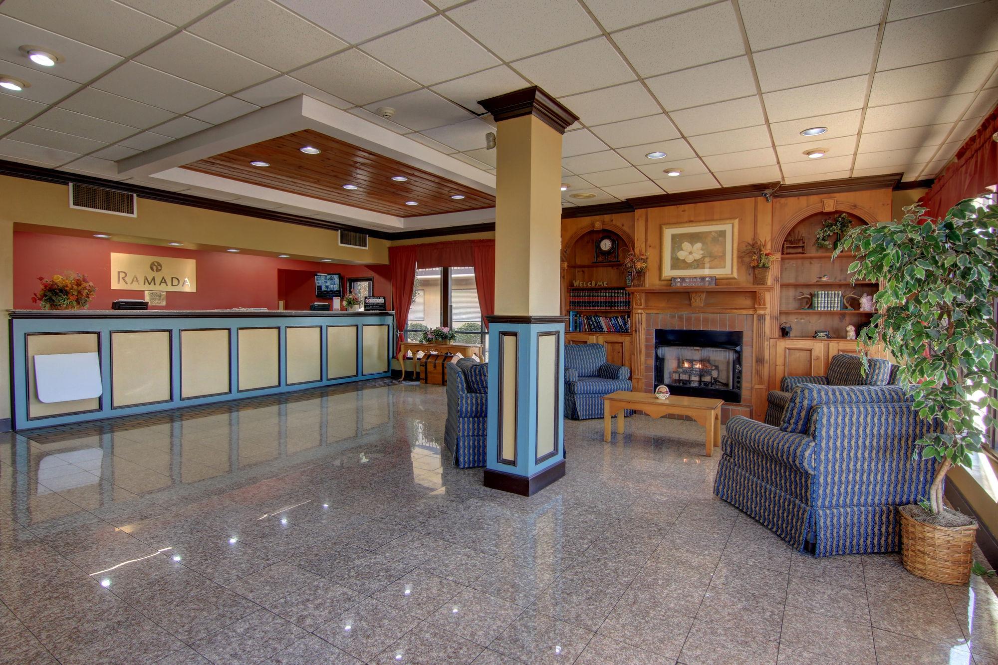 Hotel Ramada By Wyndham Macon Zewnętrze zdjęcie